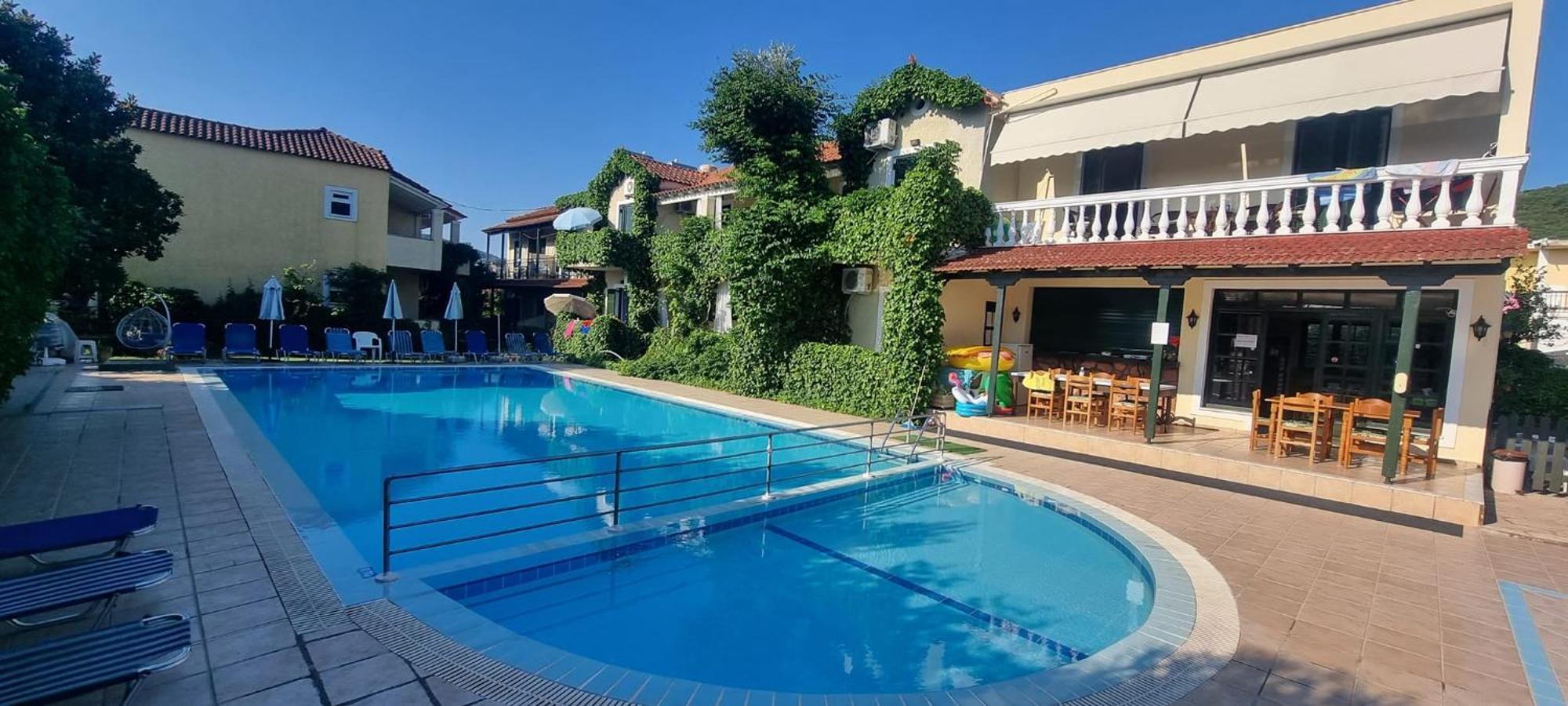 The Mayflower & Lejlighedshotel Moraitika